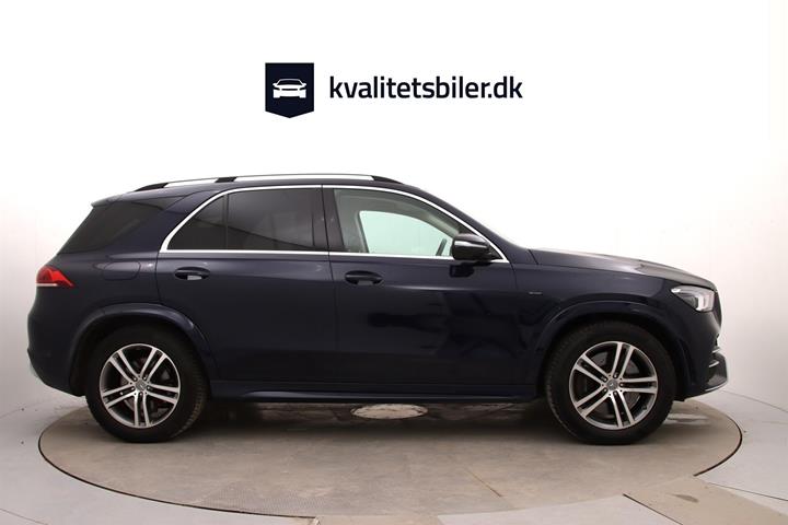 Blå Mercedes GLE350 de fra 2021