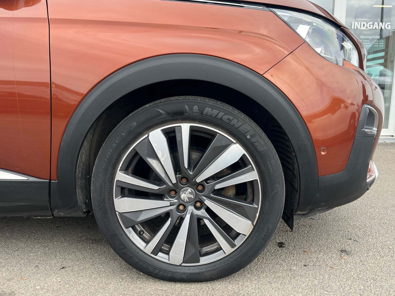 Orange Peugeot 3008 fra 2016