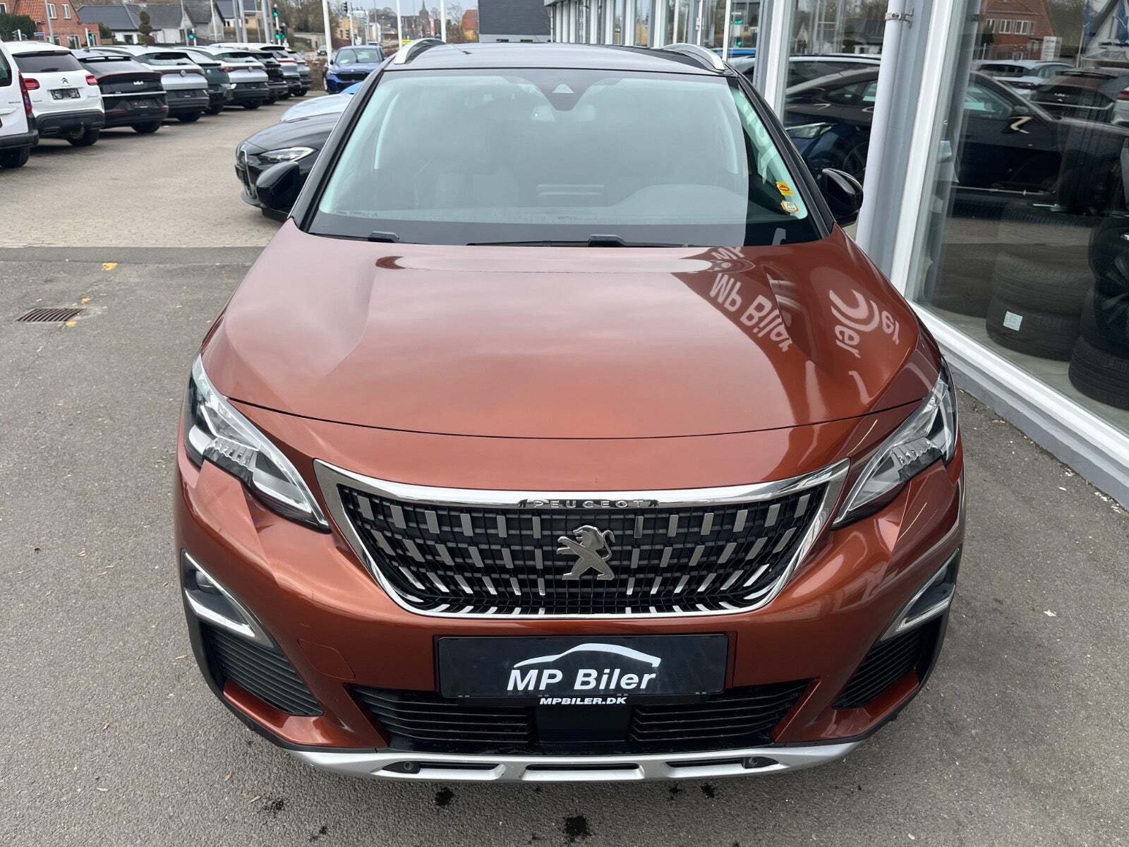Orange Peugeot 3008 fra 2016