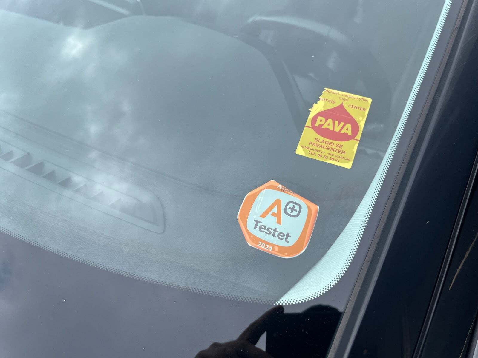 Orange Peugeot 3008 fra 2016