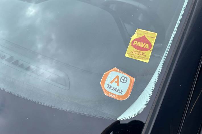 Orange Peugeot 3008 fra 2016