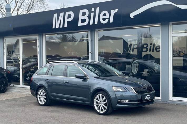 Grå Skoda Octavia fra 2019
