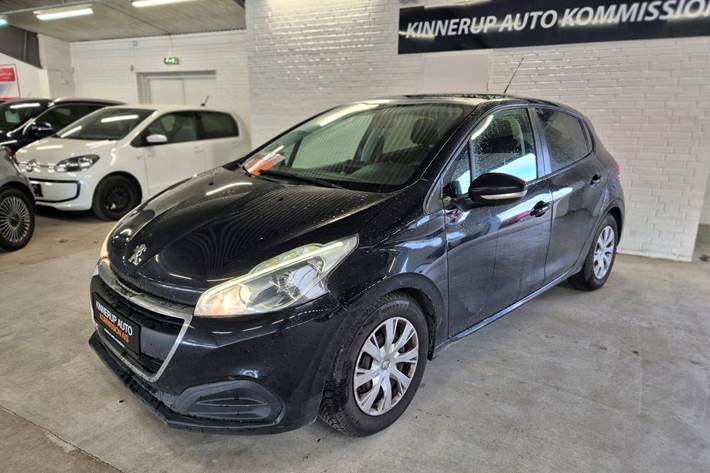 Sort Peugeot 208 fra 2016