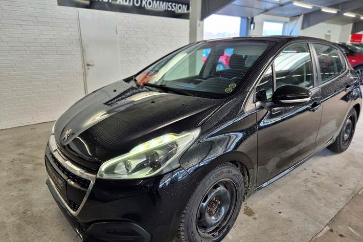 Sort Peugeot 208 fra 2016