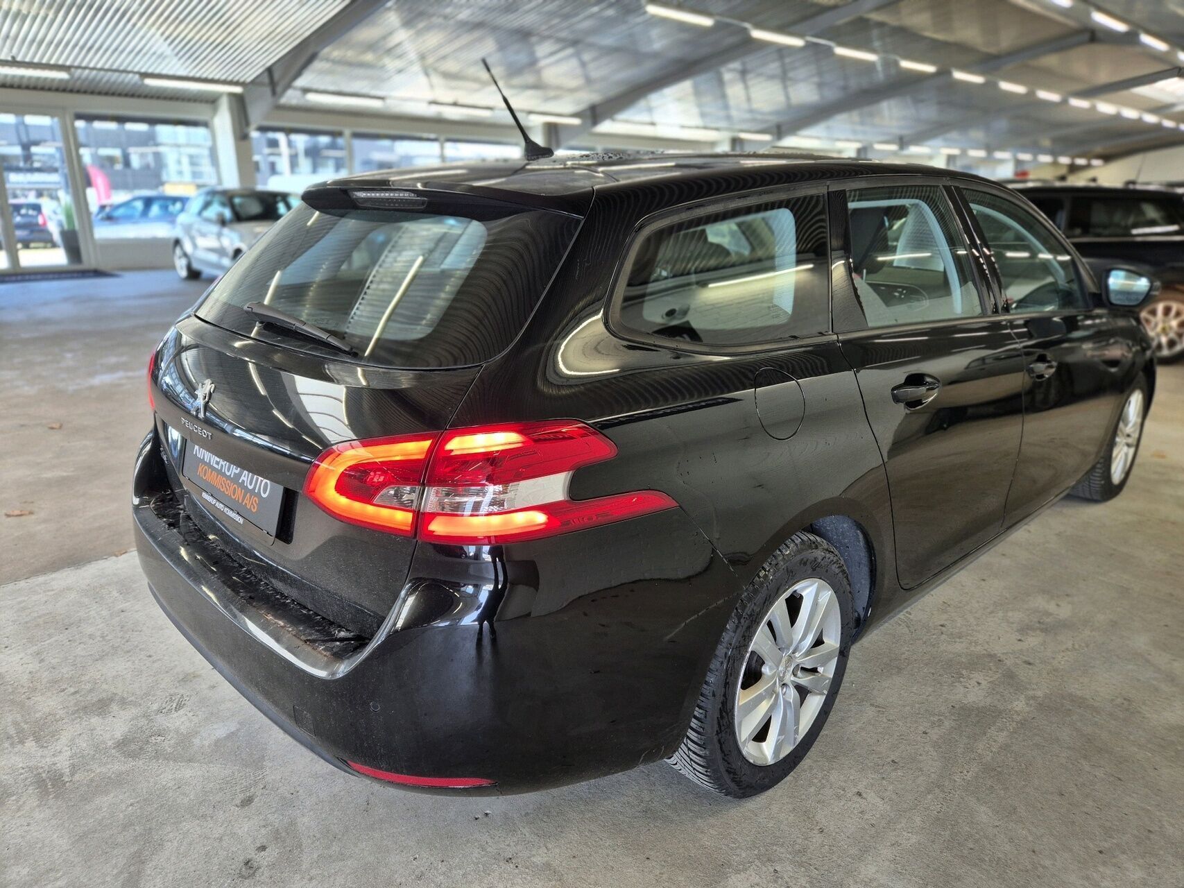 Peugeot 308 1,6 SW BlueHDi Envy EAT6 120HK Stc 6g Aut.