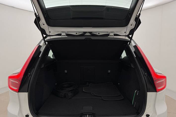 Hvid Volvo XC40 fra 2022