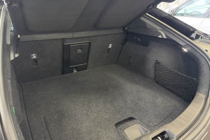 Sort Polestar 2 fra 2024