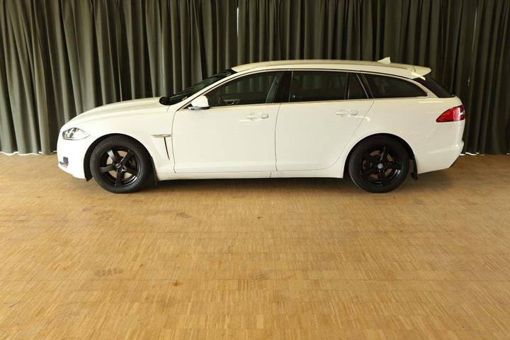 Grøn Jaguar XF fra 2014