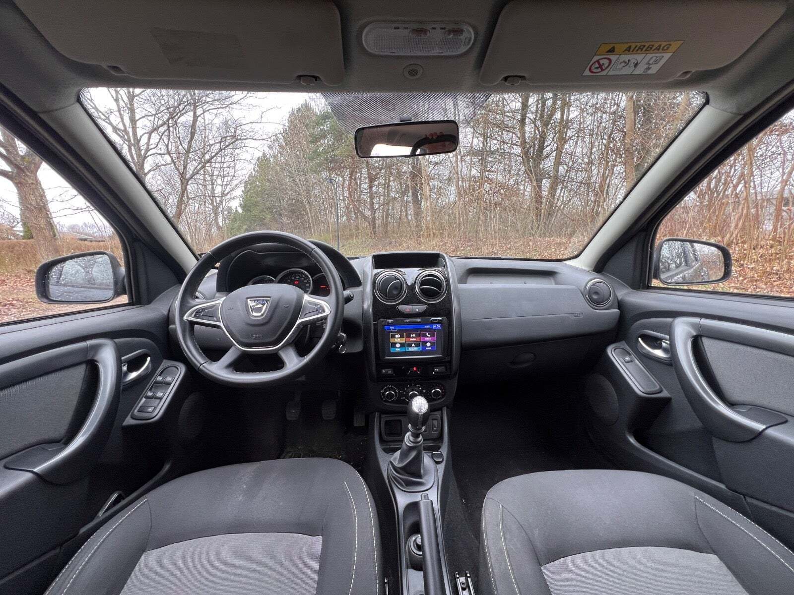 Sort Dacia Duster fra 2017