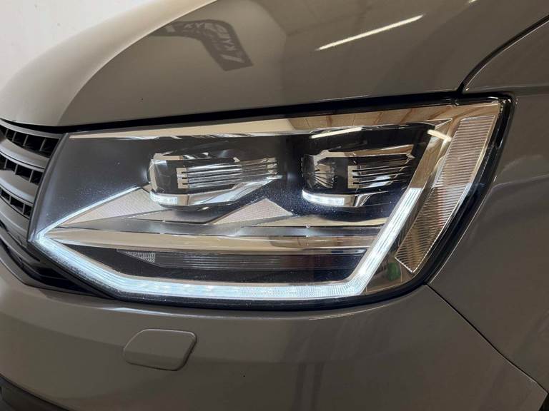 VW Transporter 2,0 TDi 150 Kassevogn DSG lang