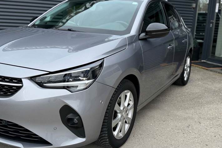 Sølv Opel Corsa fra 2019