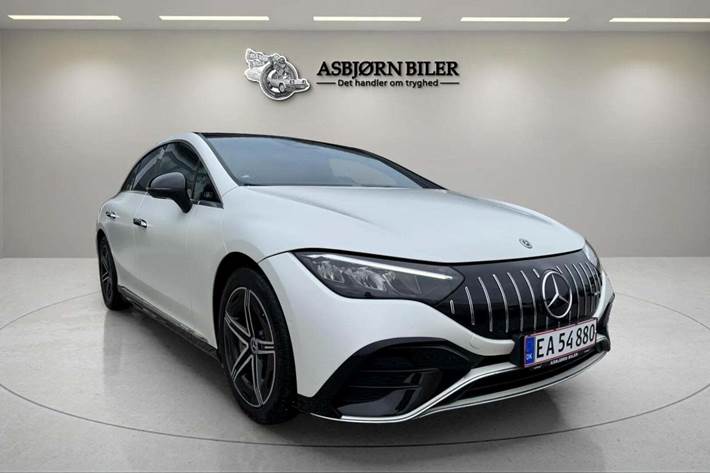 Hvid Mercedes EQE350 fra 2023