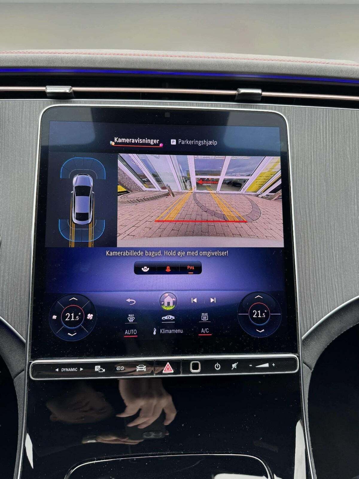 Hvid Mercedes EQE350 fra 2023