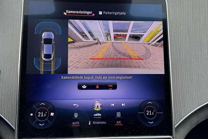 Hvid Mercedes EQE350 fra 2023