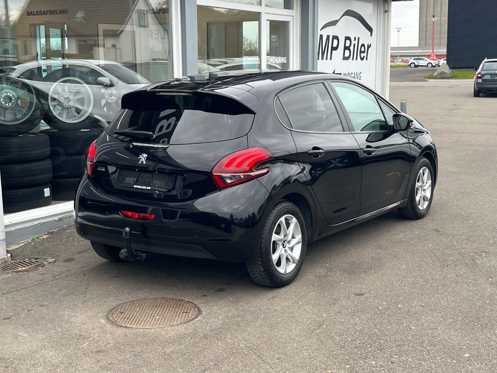 Sort Peugeot 208 fra 2019