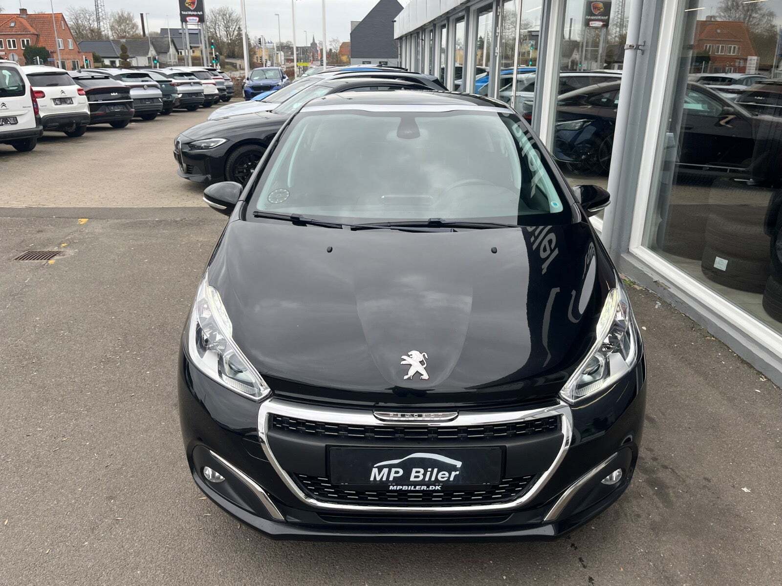 Sort Peugeot 208 fra 2019