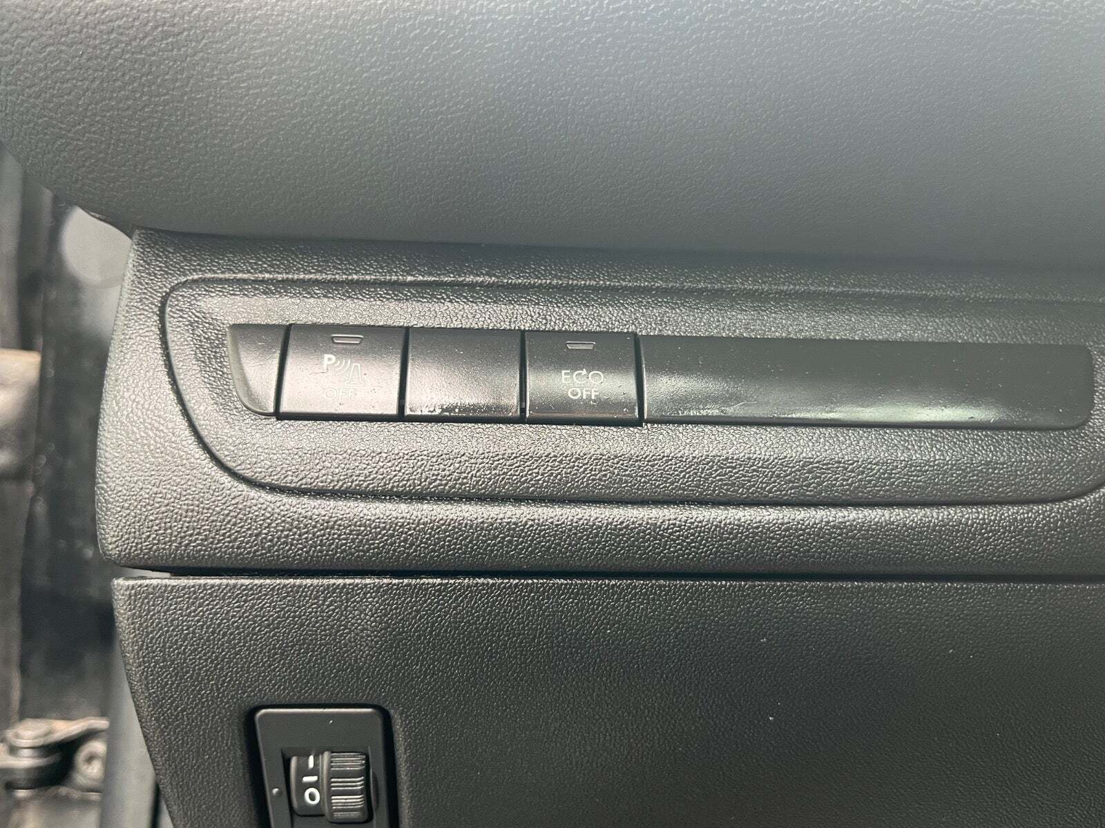 Sort Peugeot 208 fra 2019