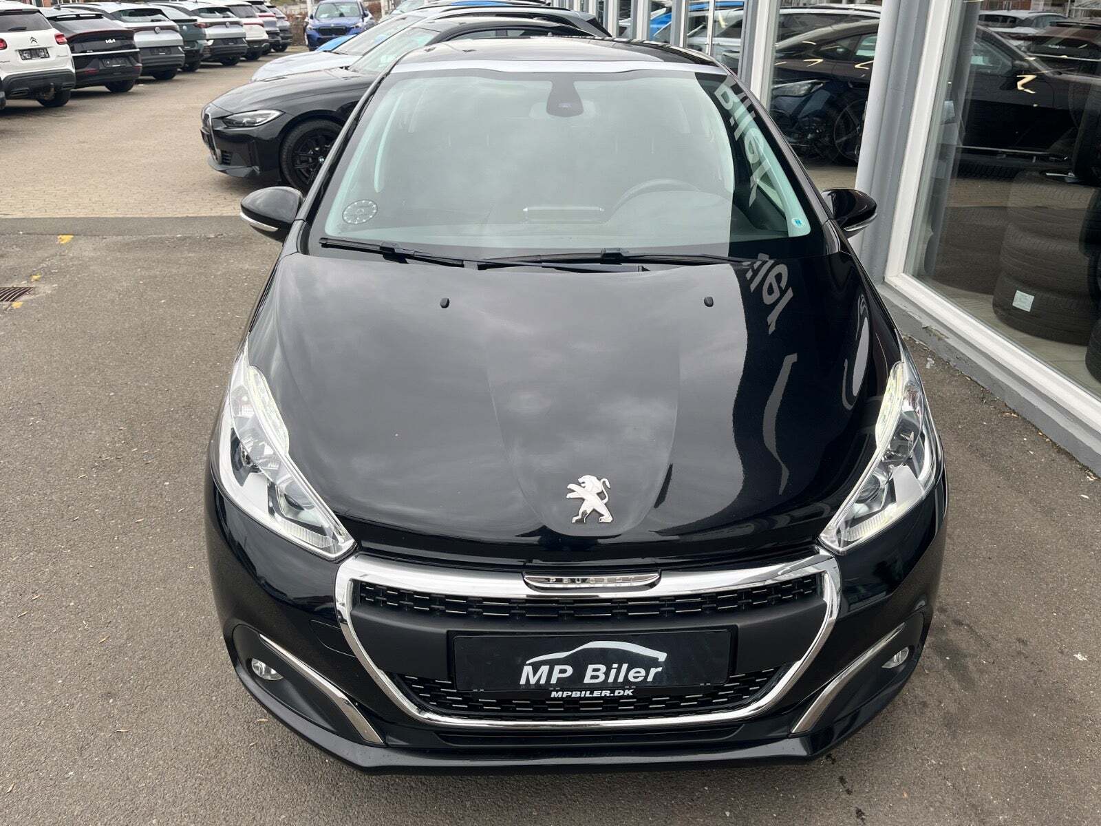 Sort Peugeot 208 fra 2019