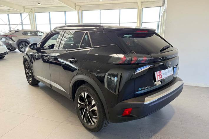 Sort Peugeot e-2008 fra 2023