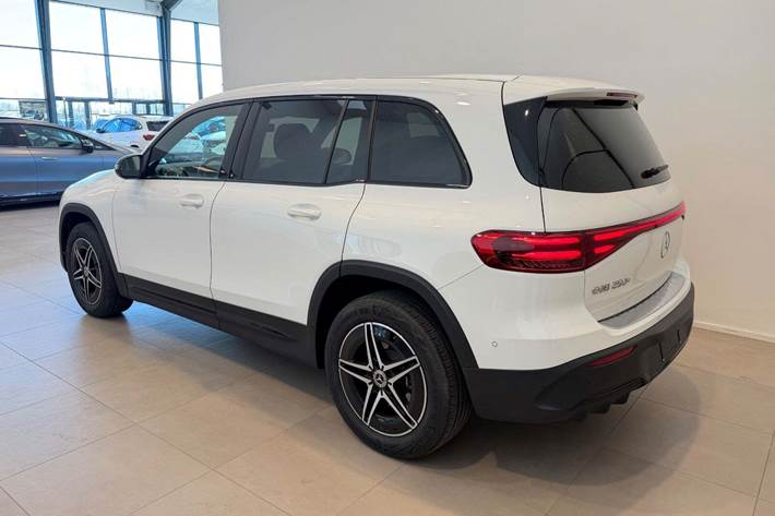 Hvid Mercedes EQB250+ fra 2025
