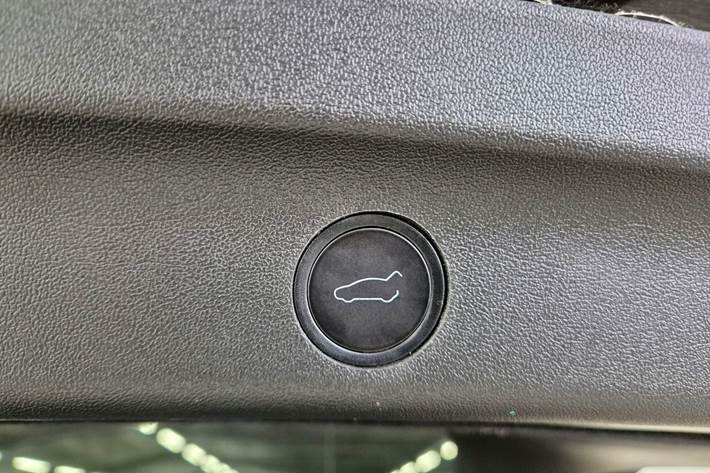 Sort Tesla Model Y fra 2022