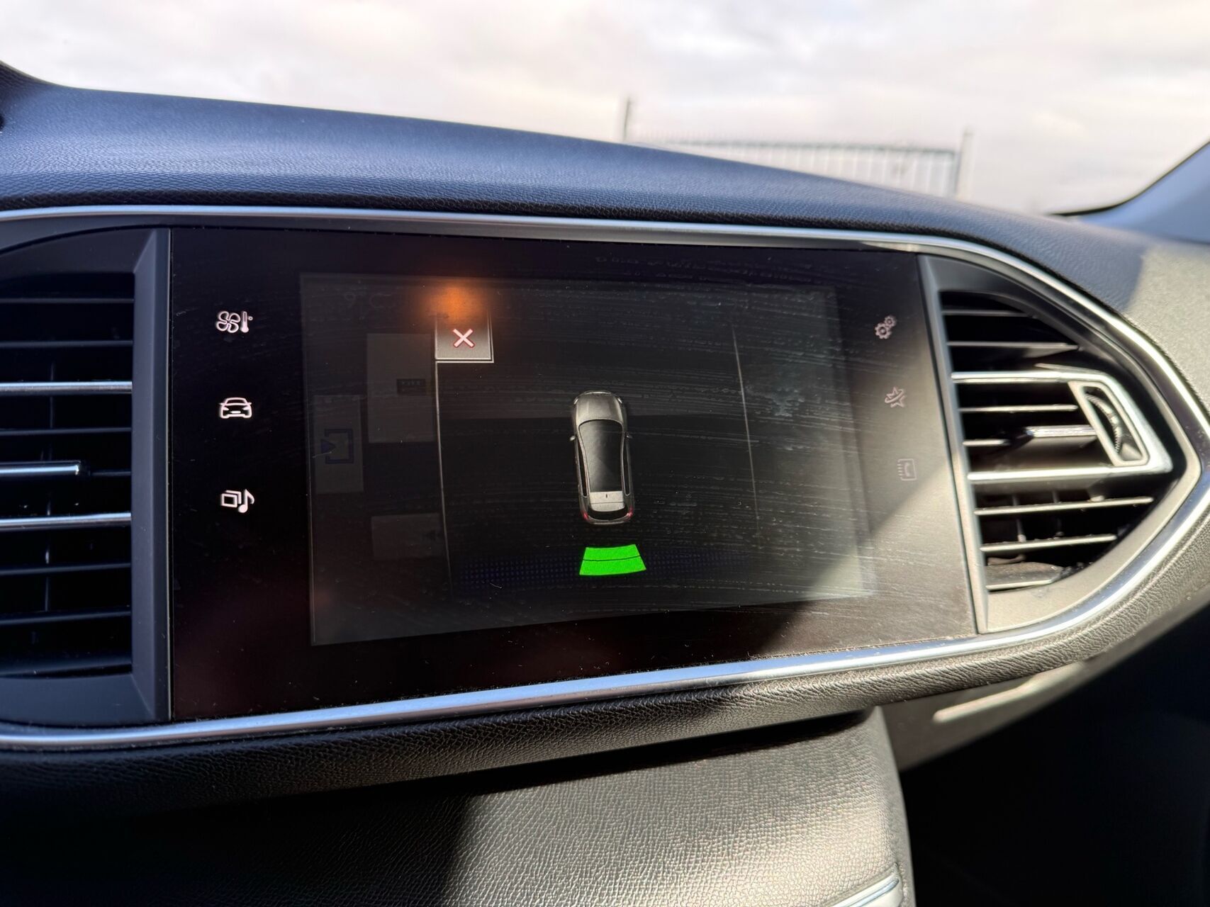 Hvid Peugeot 308 fra 2015