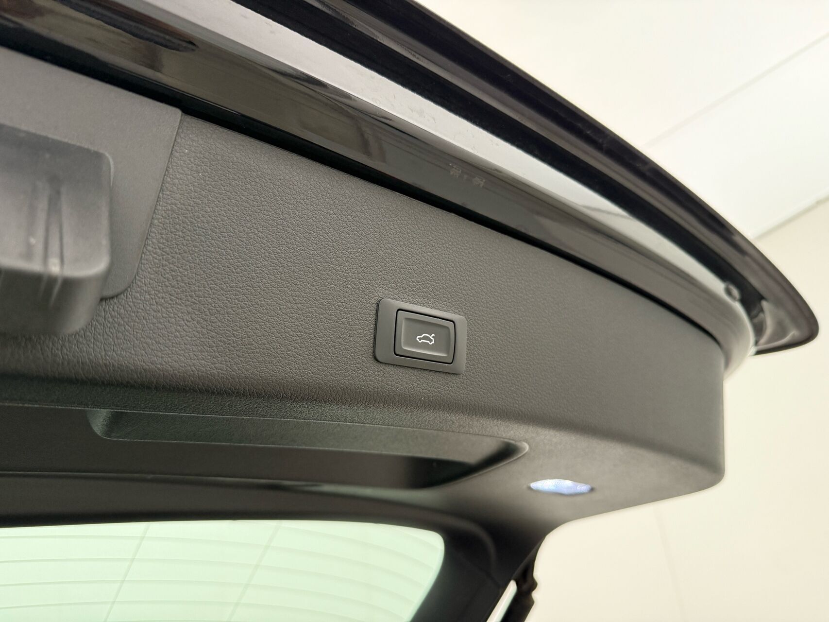 Sort Audi e-tron fra 2021