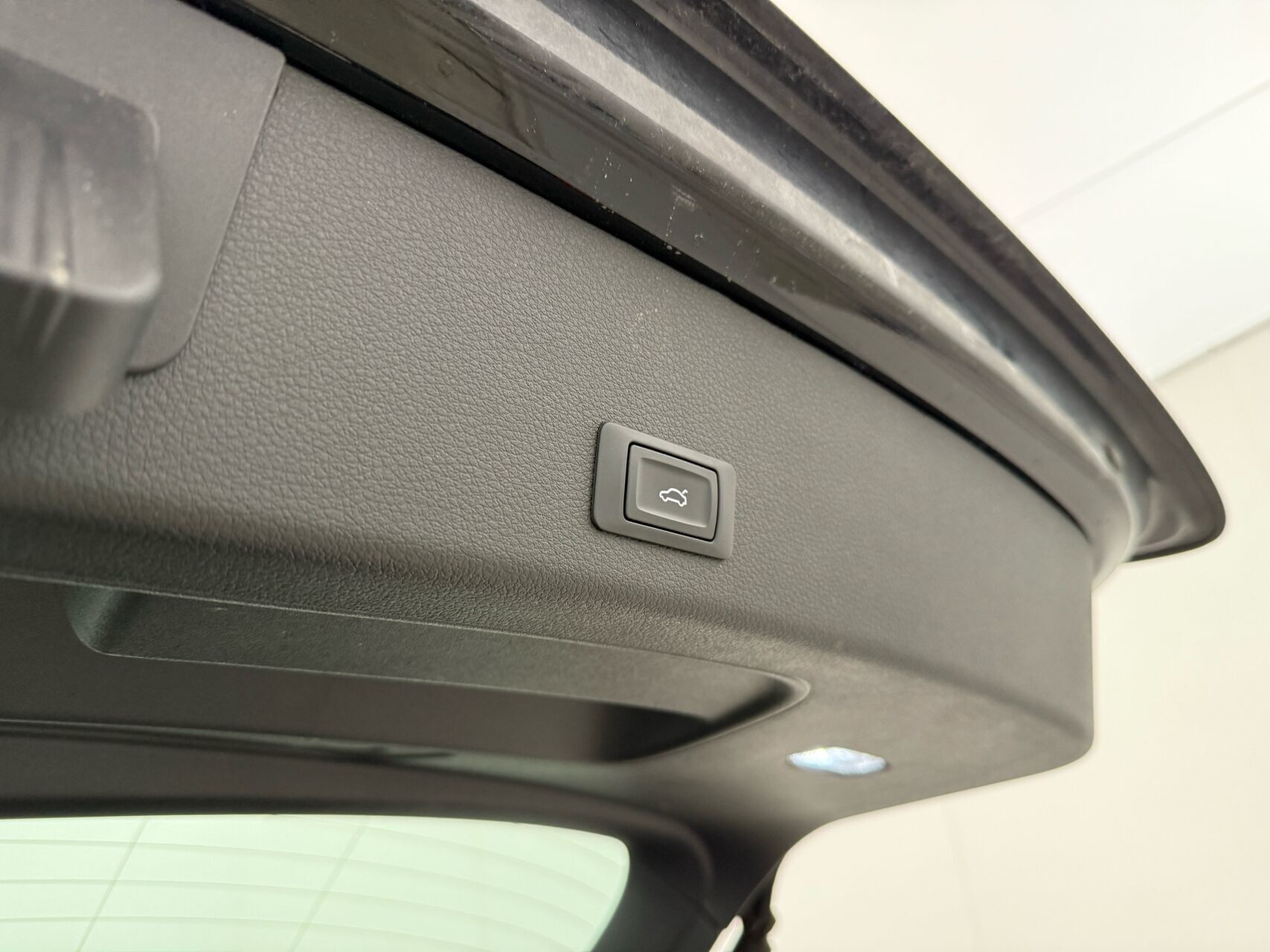 Sort Audi e-tron fra 2021