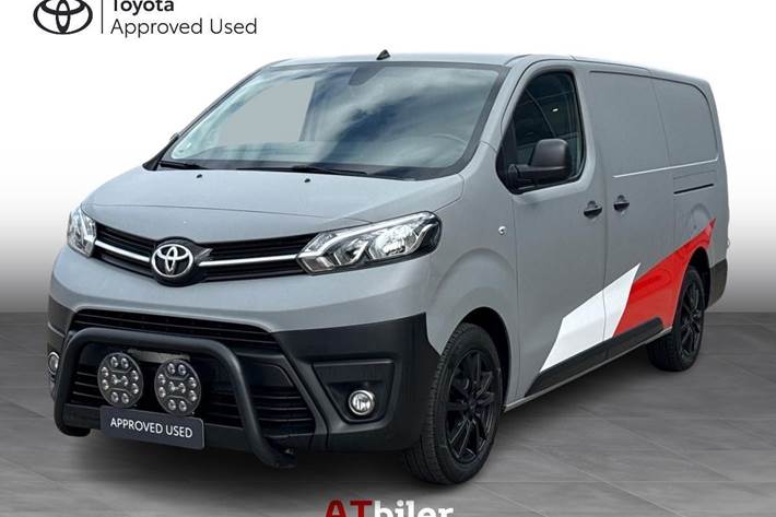 Grå Toyota ProAce fra 2023