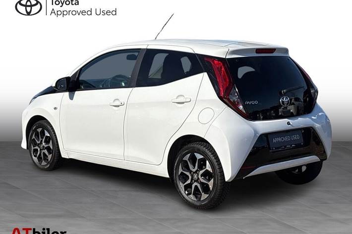 Hvid Toyota Aygo fra 2021