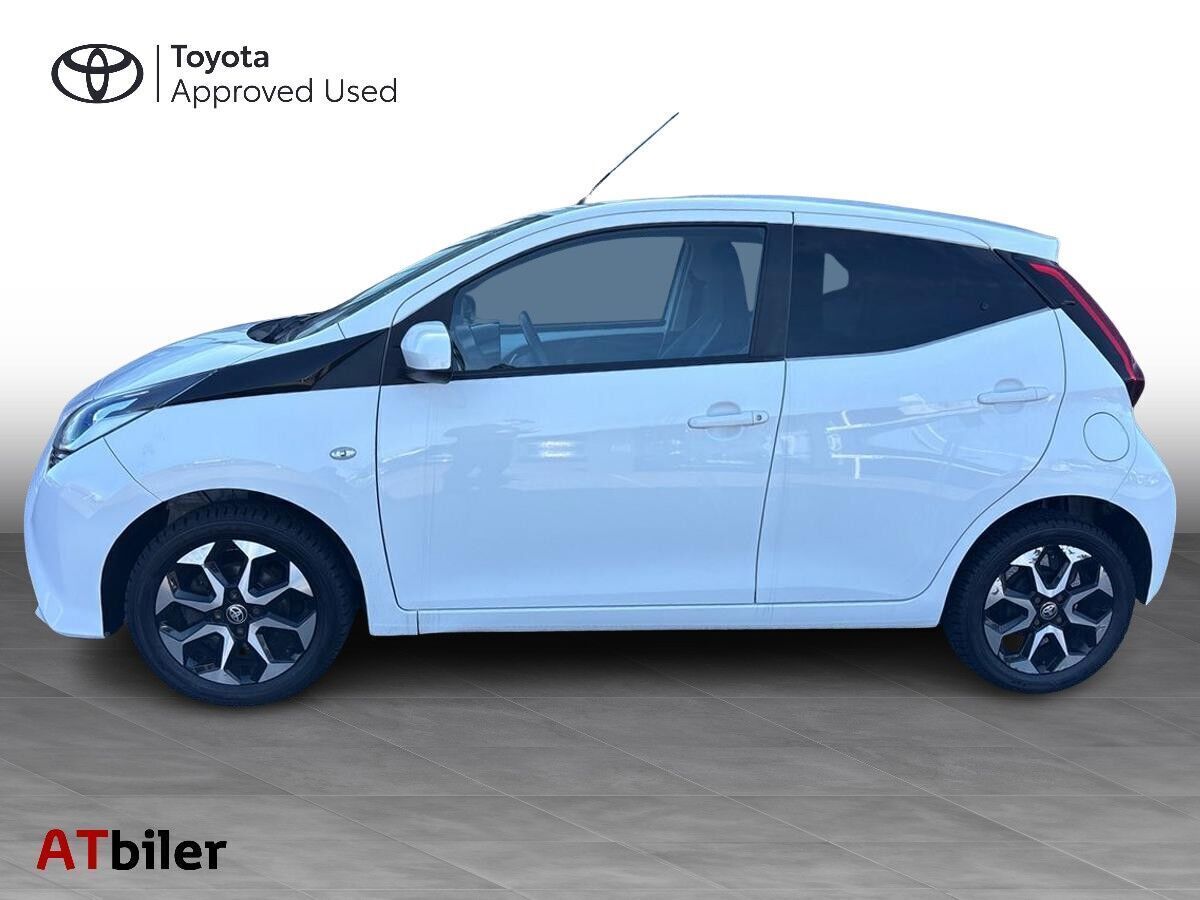 Hvid Toyota Aygo fra 2021
