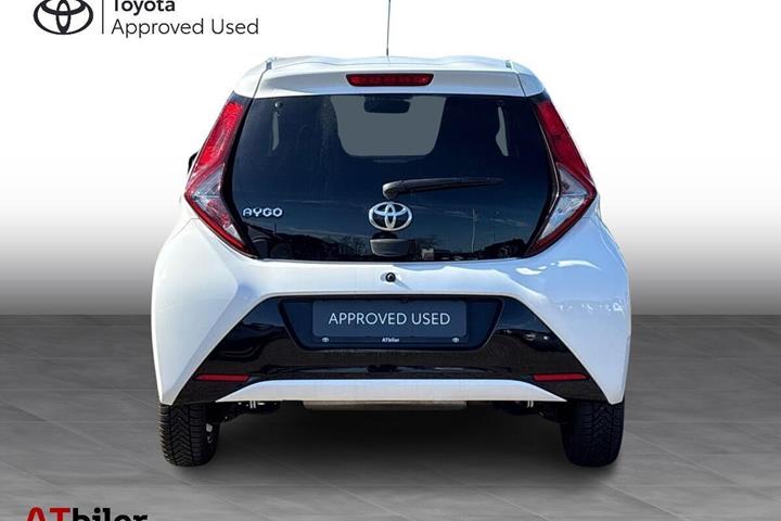 Hvid Toyota Aygo fra 2021