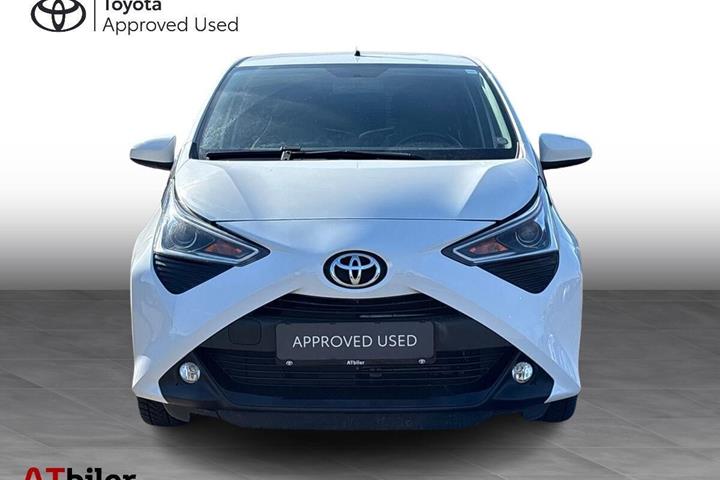 Hvid Toyota Aygo fra 2021