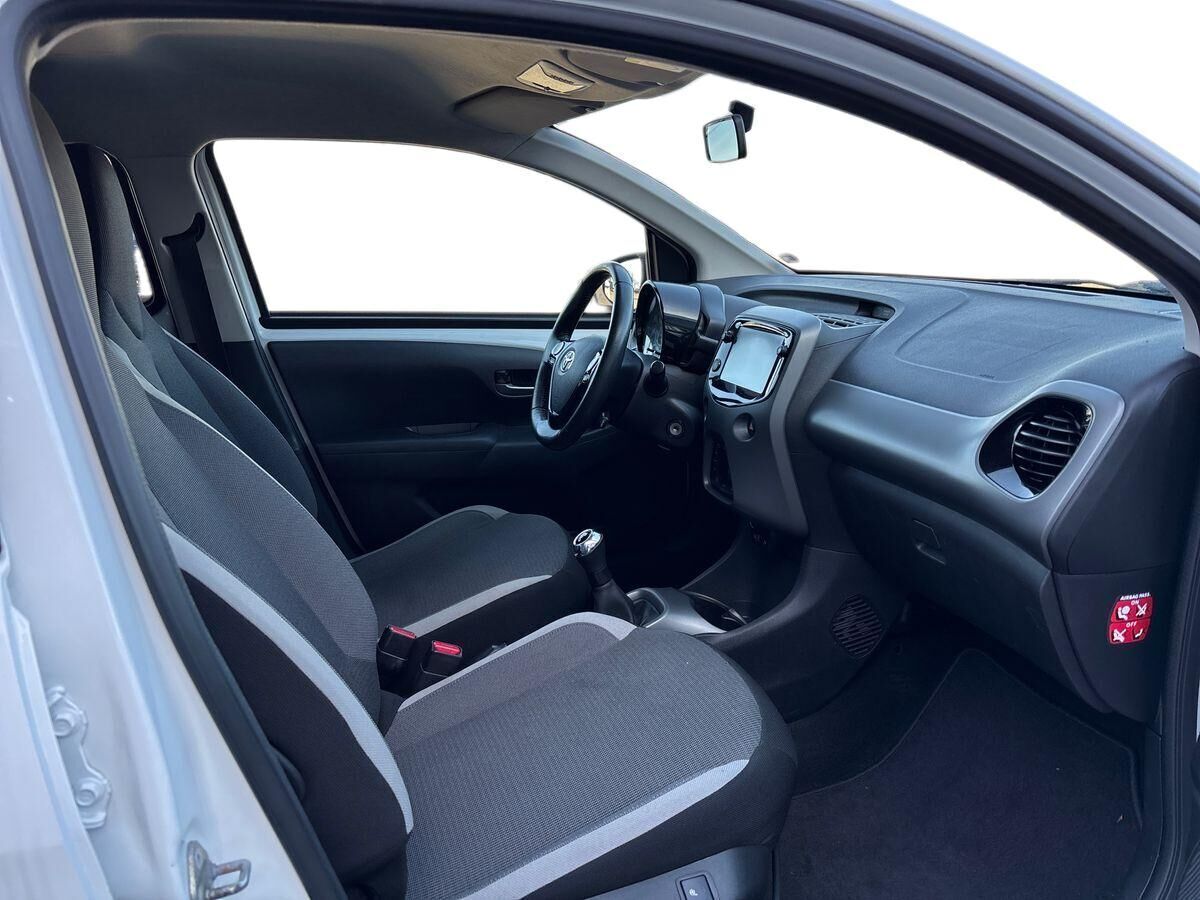 Hvid Toyota Aygo fra 2021