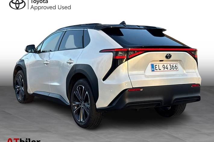 Hvid Toyota BZ4X fra 2025