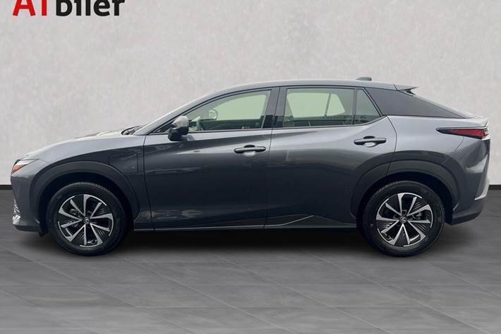 Grå Lexus RZ fra 2025