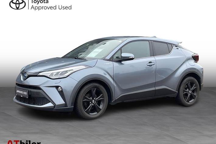 Grå Toyota C-HR fra 2022 set udefra