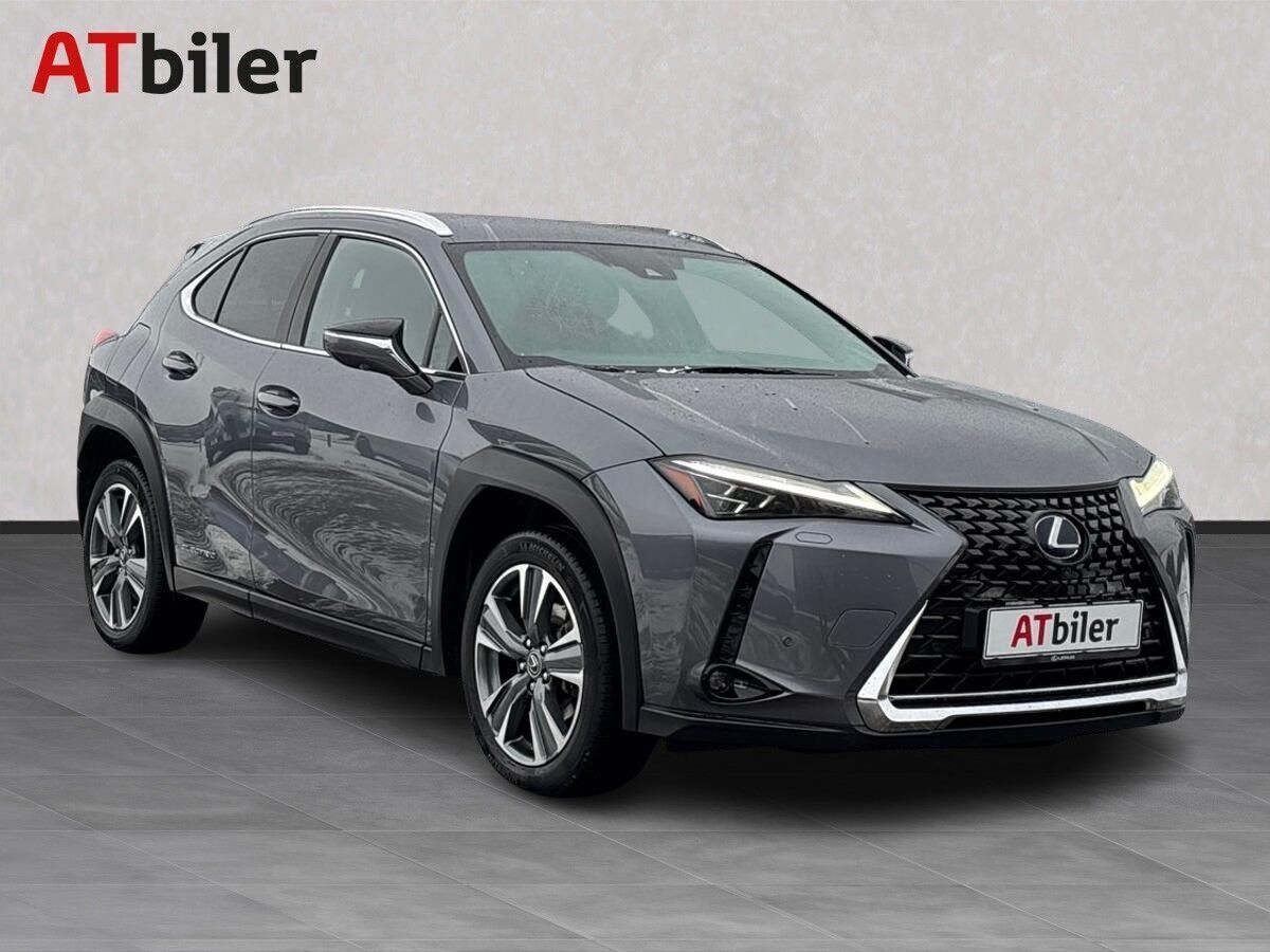 Sort Lexus UX fra 2022