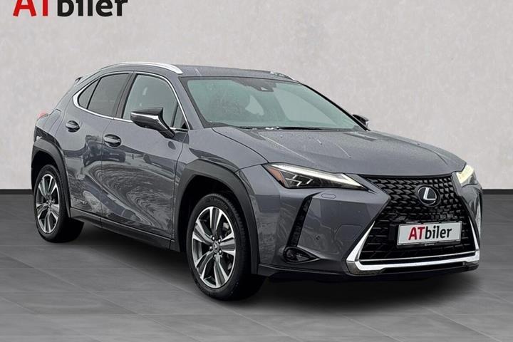 Sort Lexus UX fra 2022