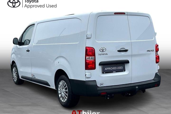Hvid Toyota ProAce fra 2024