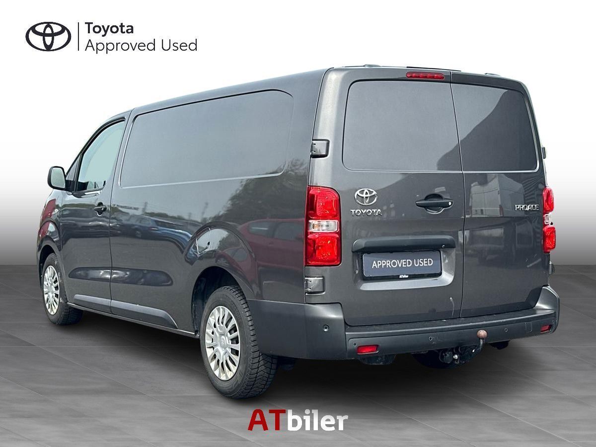 Sort Toyota ProAce fra 2023