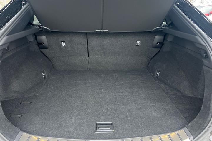 Sort Lexus RZ fra 2024