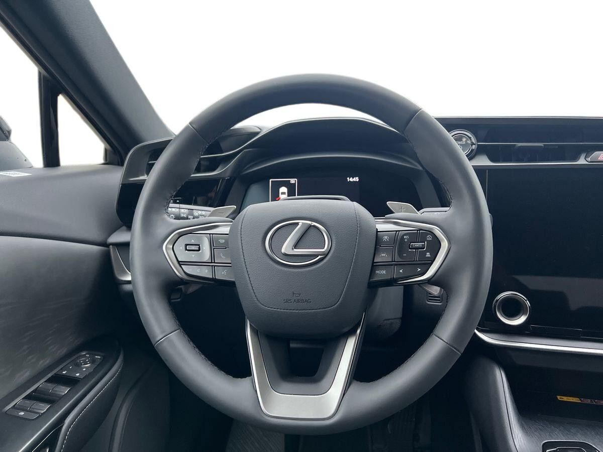 Sort Lexus RZ fra 2024