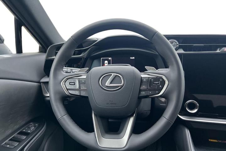 Sort Lexus RZ fra 2024