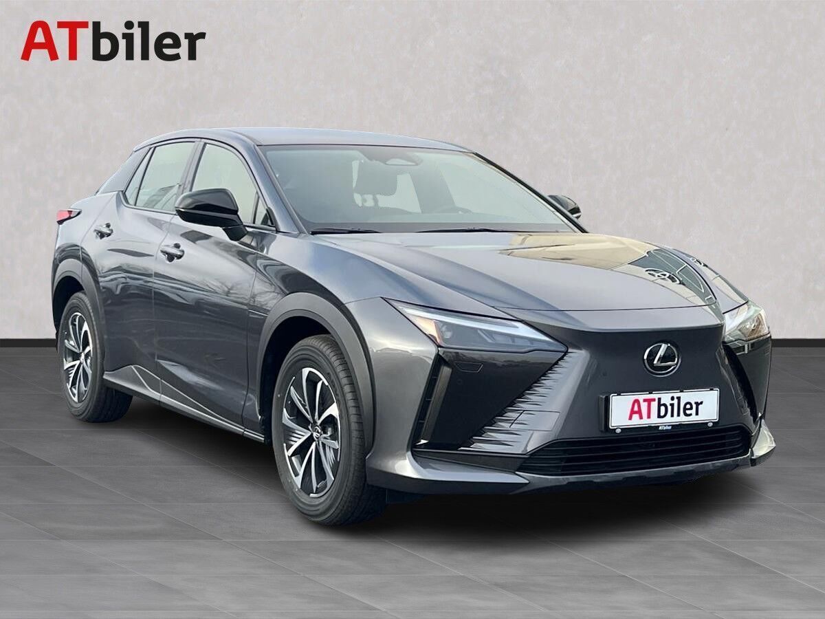 Grå Lexus RZ fra 2025