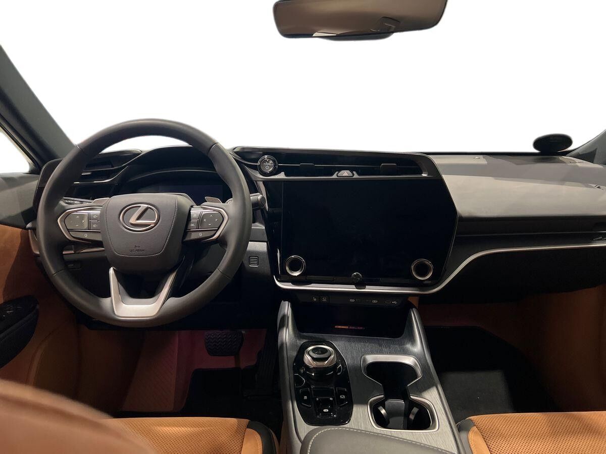 Sort Lexus RZ fra 2025