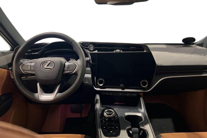 Sort Lexus RZ fra 2025