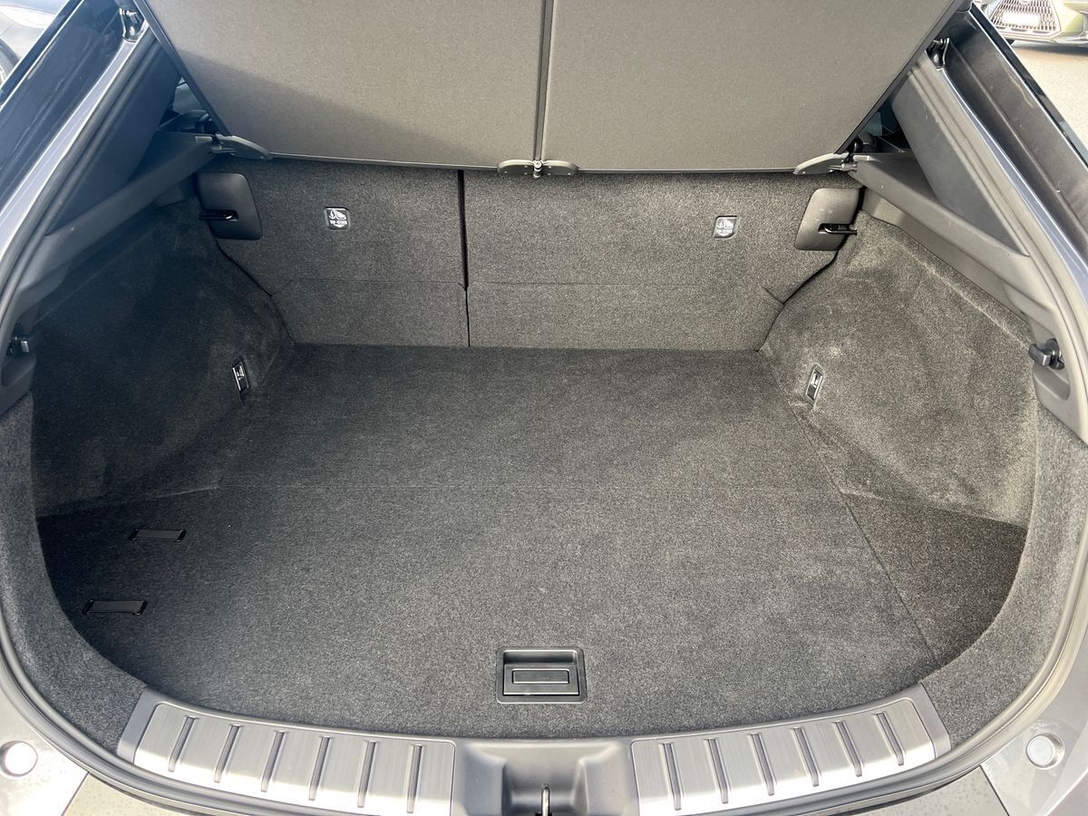 Lexus RZ 300e EL Executive 204HK 4d Aut.