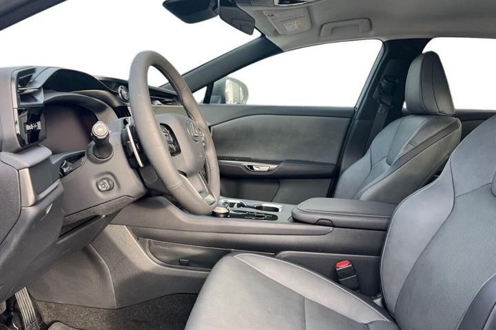 Sort Lexus RZ fra 2024