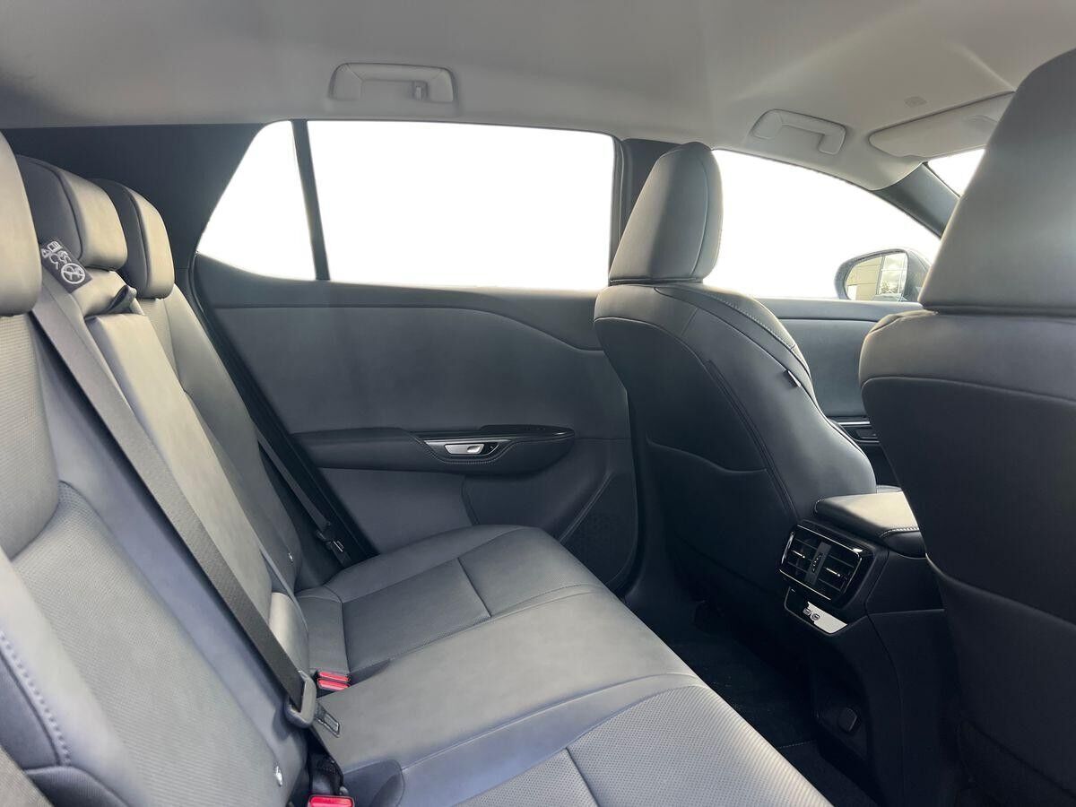 Sort Lexus RZ fra 2024